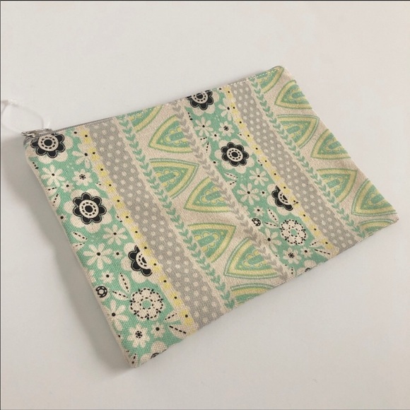 New Makeup 9 Piece Bundle - Picture 10 of 10